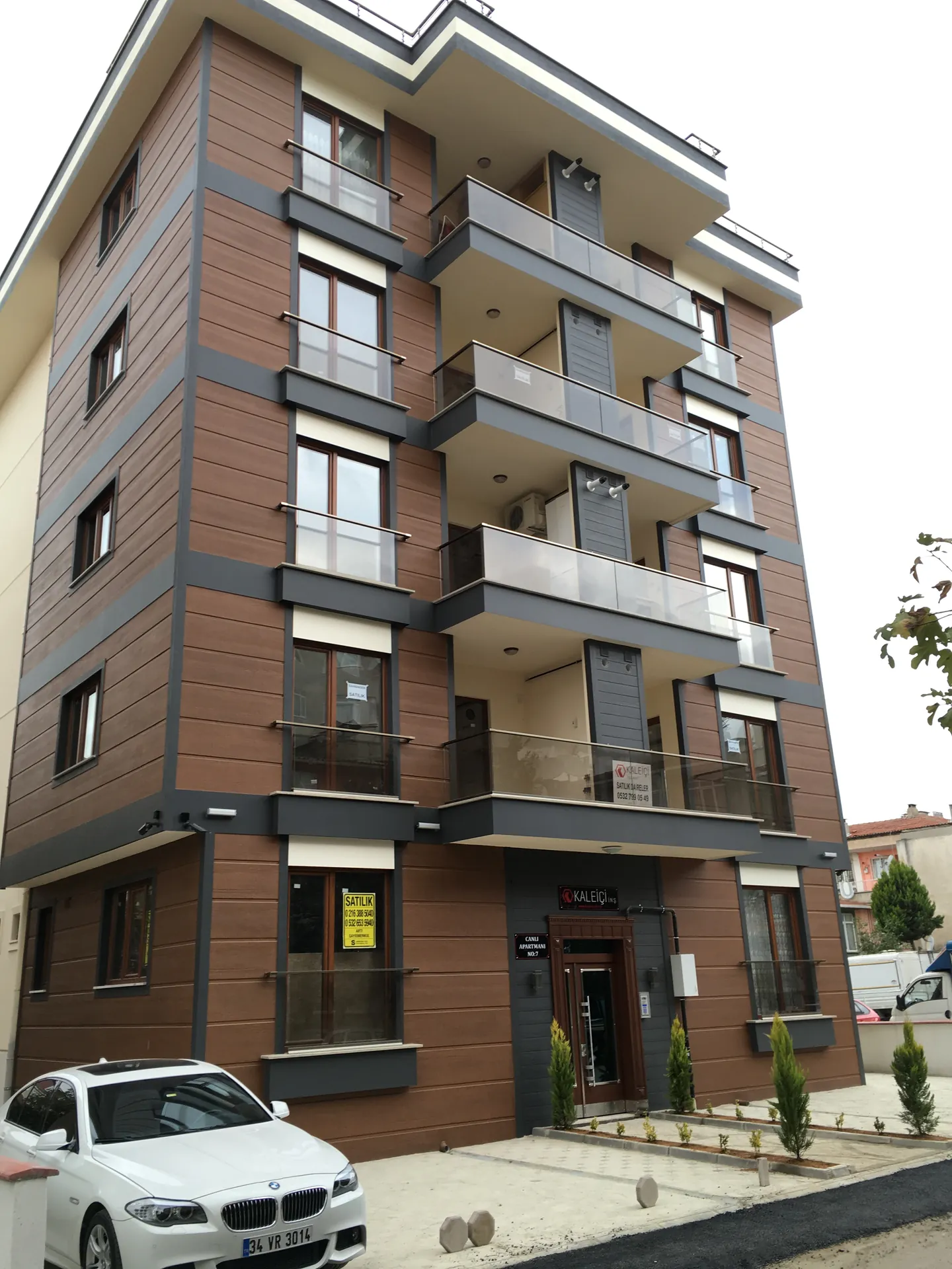 Canlı Apartmanı